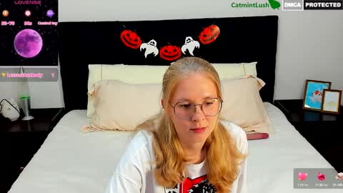 CatmintLush online show from October 2025 11:49:01 PM