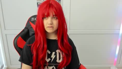 Catrine online show from April 2026 07:04:01 AM