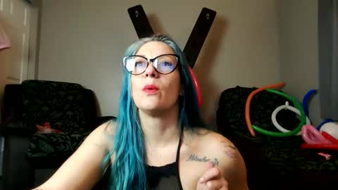 Snapshot of catskinks chatting on December 2025 07:58:02 AM CatsKinks online show from December 2025 07:58:02 AM