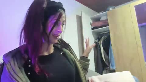 Snapshot of catt_evans1 chatting on December 2024 04:30:02 AM CATT EVANS online show from December 2024 04:30:02 AM