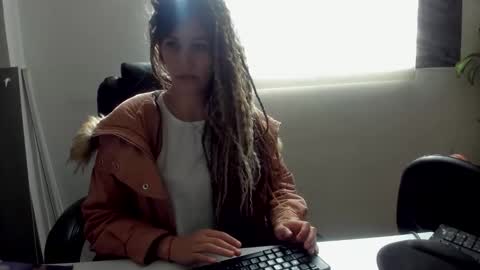 Snapshot of catt_evans1 chatting on October 2025 08:52:02 PM CATT EVANS online show from October 2025 08:52:02 PM