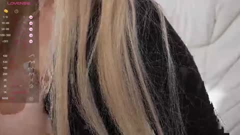 Snapshot of cattch_me chatting on October 2025 09:10:01 AM cattch_me online show from October 2025 09:10:01 AM