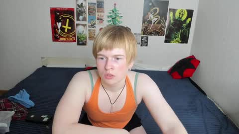 cattie_w_ online show from April 2026 01:14:02 AM