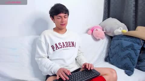 Cayden online show from November 2025 06:35:01 AM