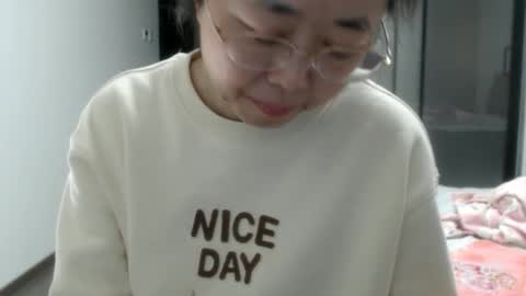 Snapshot of cbz112233 chatting on January 2025 04:46:02 PM ANNYANNY online show from January 2025 04:46:02 PM