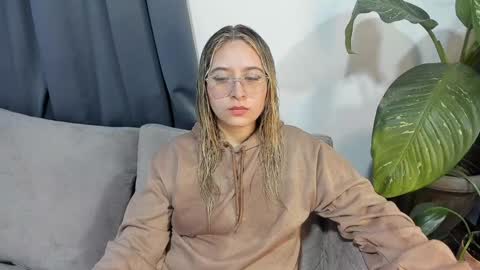 ccuteass online show from December 2024 11:55:01 AM