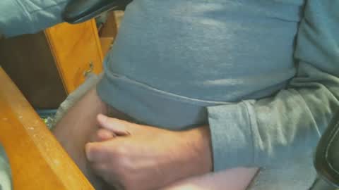 Snapshot of cczt154 chatting on December 2024 09:17:01 PM CCzt154 online show from December 2024 09:17:01 PM