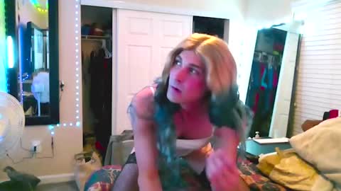 Snapshot of cdashleysimmons chatting on October 2025 08:23:02 AM Allie North online show from October 2025 08:23:02 AM