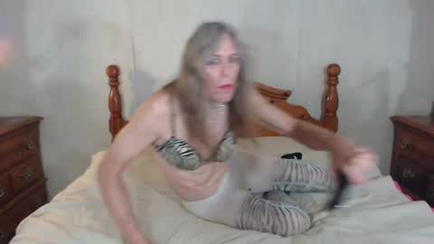 Jackie online show from November 2025 10:56:02 AM