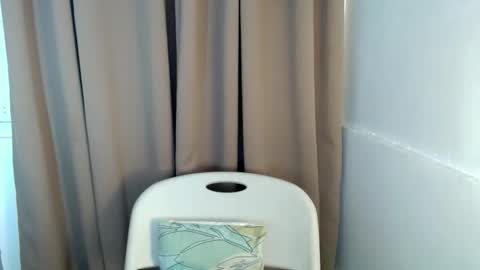 Snapshot of ce_lien chatting on December 2025 01:37:02 PM Celine online show from December 2025 01:37:02 PM