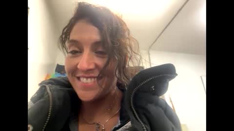 cece_vibez online show from November 2025 05:21:02 AM