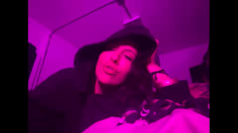 cece_vibez online show from December 2025 04:34:02 PM