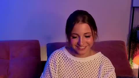 Lina  online show from November 2025 07:43:01 PM