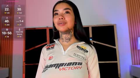 Snapshot of celeeste_18 chatting on November 2025 02:44:01 AM celeeste_18 online show from November 2025 02:44:01 AM