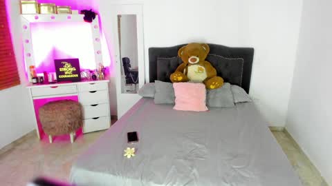 Snapshot of celeste_funny chatting on January 2025 05:05:01 AM Celeste online show from January 2025 05:05:01 AM