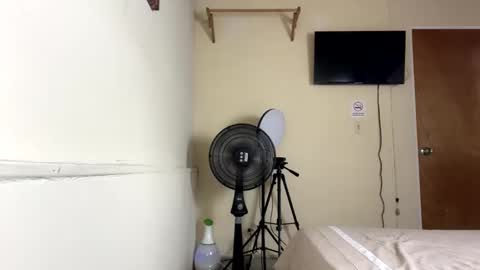 Snapshot of celesteginger chatting on December 2024 01:43:02 PM celesteginger online show from December 2024 01:43:02 PM