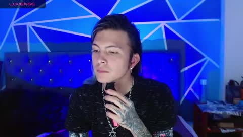 I am Valentinn online show from October 2025 12:21:02 AM