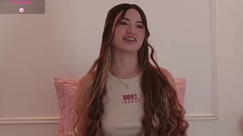 Snapshot of celestte_vanegas chatting on June 2026 05:32:01 PM celestte_vanegas online show from June 2026 05:32:01 PM