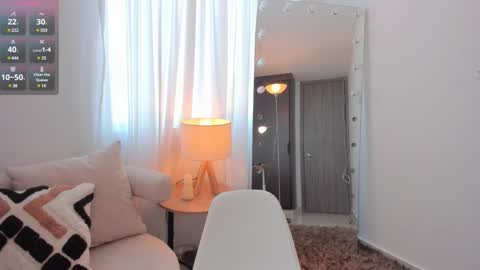 Snapshot of celia_dubois chatting on February 2025 08:26:02 PM Ari online show from February 2025 08:26:02 PM