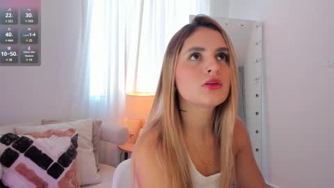 Snapshot of celia_dubois chatting on February 2025 05:35:01 PM Ari online show from February 2025 05:35:01 PM