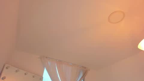 Snapshot of celia_dubois chatting on September 2025 08:42:01 PM Ari online show from September 2025 08:42:01 PM