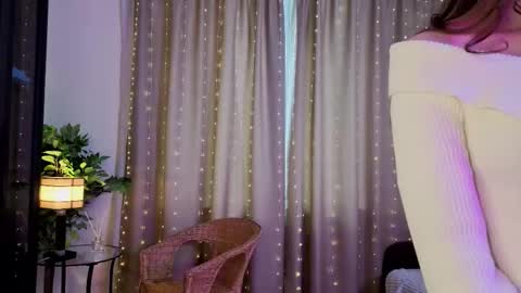 Snapshot of celineswiatkowski chatting on February 2026 09:02:01 AM Nina online show from February 2026 09:02:01 AM