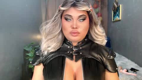 cellinekittcumerr online show from May 2026 12:01:01 PM