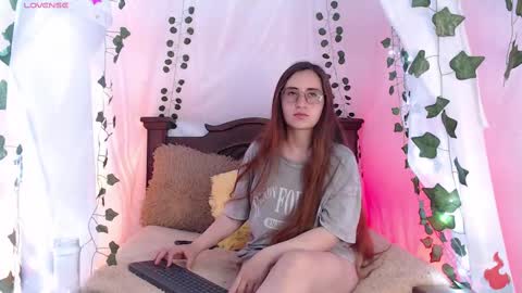 Snapshot of centaurigirls chatting on February 2025 05:53:02 AM Hello guys my name is Sofi and Lizzie and Vanessa online show from February 2025 05:53:02 AM