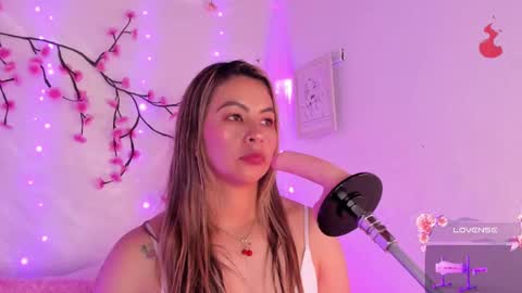 Snapshot of centaurigirls chatting on October 2025 04:16:01 PM Hello guys my name is Sofi and Lizzie and Vanessa online show from October 2025 04:16:01 PM