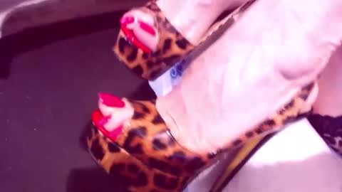 Cerise online show from June 2026 01:11:02 AM