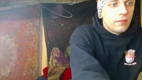 Snapshot of cguffey2284 chatting on January 2025 11:43:02 PM cguffey2284 online show from January 2025 11:43:02 PM