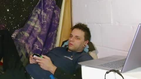 Snapshot of cguffey2284 chatting on January 2025 01:27:01 AM cguffey2284 online show from January 2025 01:27:01 AM