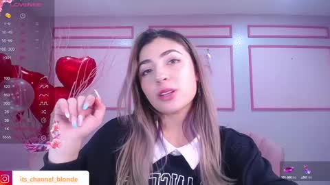 channel_blonde_a online show from February 2025 04:39:02 PM