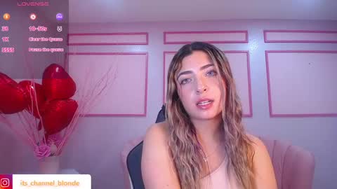 channel_blonde_a online show from February 2025 07:28:01 PM