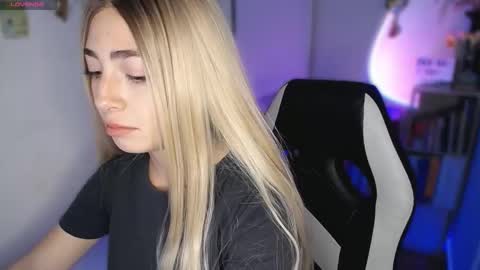 channel_blonde_a online show from October 2025 05:07:02 AM