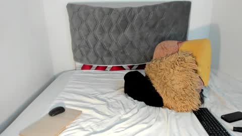 Snapshot of channellross chatting on October 2025 01:56:01 AM Chanell online show from October 2025 01:56:01 AM