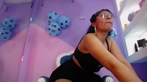 Snapshot of chantal_evans7_ chatting on July 2026 07:20:02 PM Chantal online show from July 2026 07:20:02 PM