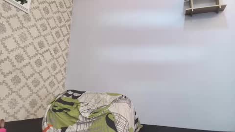 Raquel  online show from February 2025 03:20:01 PM