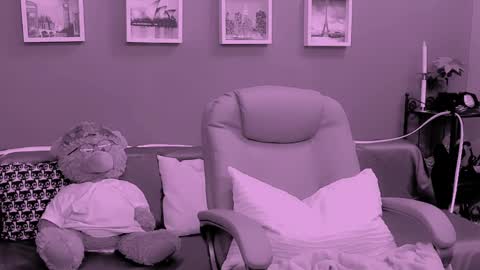 The Queen online show from April 2026 01:34:01 PM