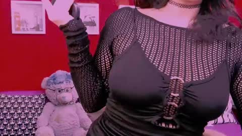 The Queen online show from May 2026 06:38:01 PM