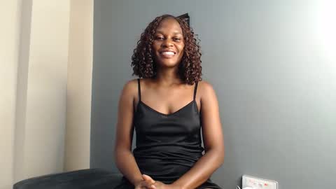 Snapshot of chantelsamz2 chatting on December 2025 01:11:02 AM Chantel online show from December 2025 01:11:02 AM