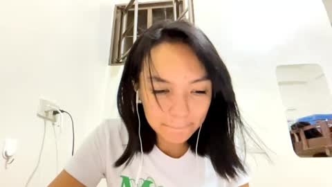 Elly online show from April 2026 12:05:02 PM