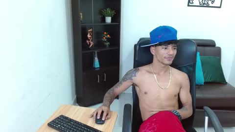 Snapshot of charlie_oconnor chatting on December 2024 05:36:02 AM Charlie oconnor online show from December 2024 05:36:02 AM