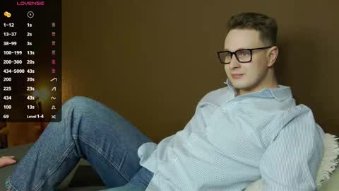 Snapshot of charlie_smiley chatting on November 2025 07:24:02 PM Charlie Smiley online show from November 2025 07:24:02 PM