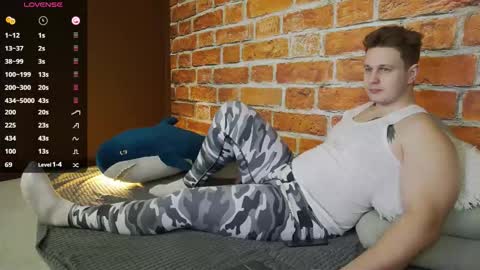 Snapshot of charlie_smiley chatting on December 2025 10:20:01 AM Charlie Smiley online show from December 2025 10:20:01 AM