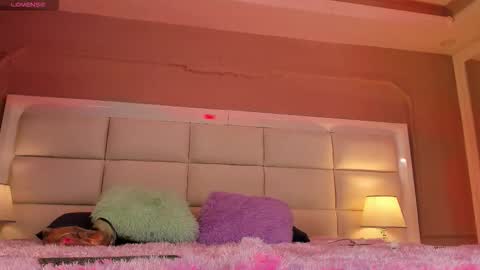 Snapshot of charlie_storm_ chatting on November 2025 11:32:01 AM online show from November 2025 11:32:01 AM