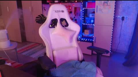 Snapshot of charlie_wtf chatting on December 2024 08:36:02 PM charlie online show from December 2024 08:36:02 PM