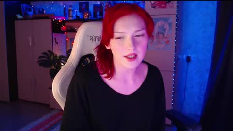 Snapshot of charlie_wtf chatting on January 2025 08:43:01 PM charlie online show from January 2025 08:43:01 PM