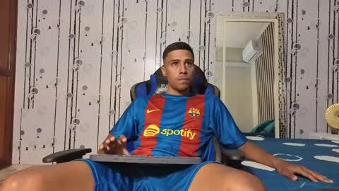 charlies_fox online show from April 2026 07:31:02 PM