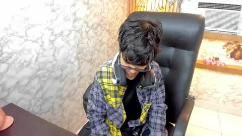 Charlie online show from October 2025 01:01:02 PM
